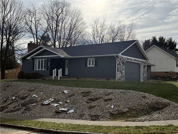 568 Lockport Avenue SW, New Philadelphia, OH 44663