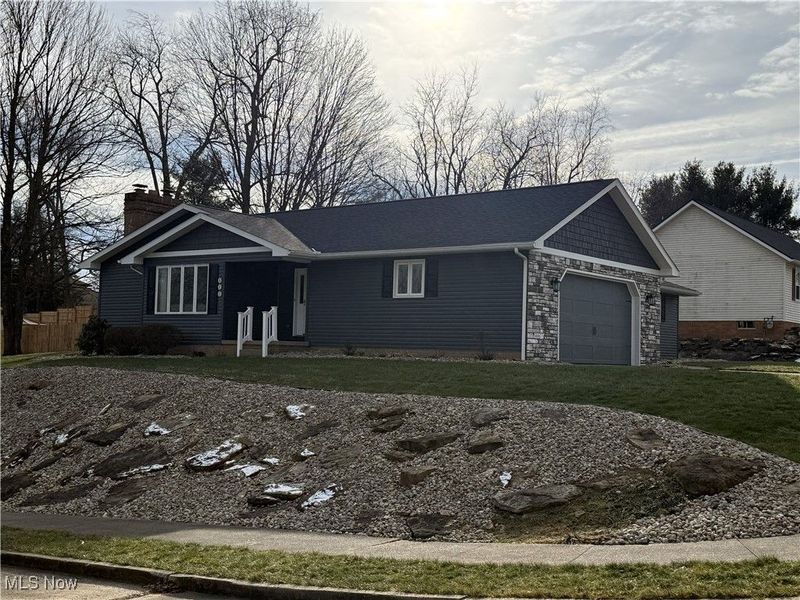 568 Lockport Avenue SW, New Philadelphia, OH 44663 Photo 1