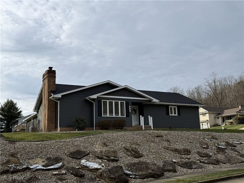 568 Lockport Avenue SW, New Philadelphia, OH 44663 Photo 2