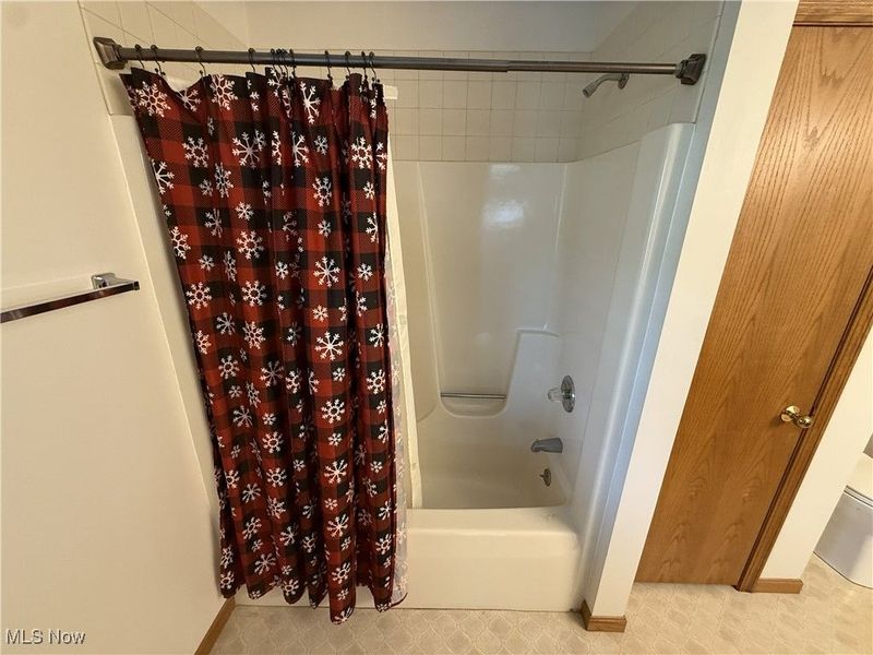 568 Lockport Avenue SW, New Philadelphia, OH 44663 Photo 33