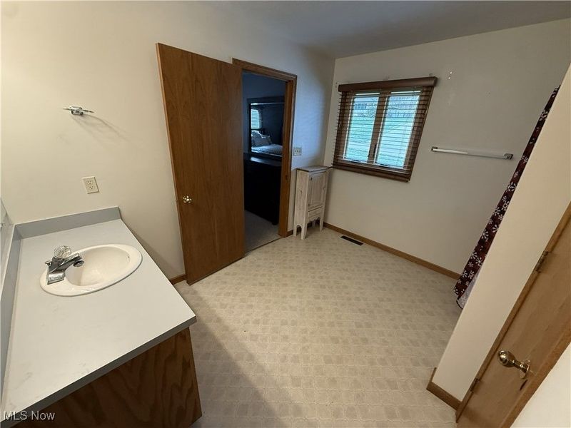 568 Lockport Avenue SW, New Philadelphia, OH 44663 Photo 34