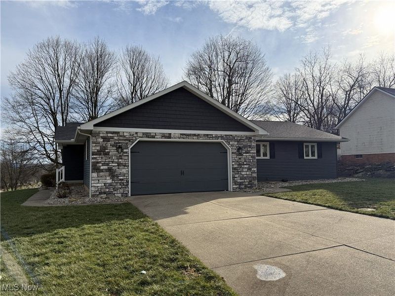 568 Lockport Avenue SW, New Philadelphia, OH 44663 Photo 4