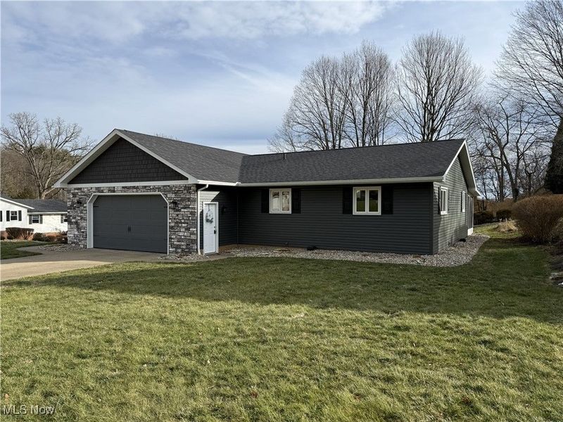 568 Lockport Avenue SW, New Philadelphia, OH 44663 Photo 5