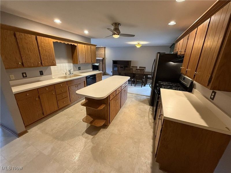 568 Lockport Avenue SW, New Philadelphia, OH 44663 Photo 6