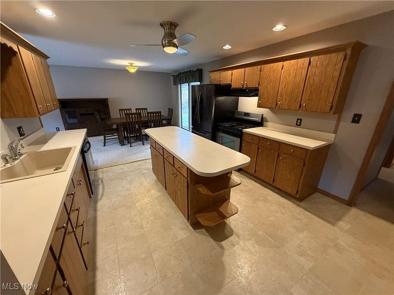 568 Lockport Avenue SW, New Philadelphia, OH 44663 Photo 7