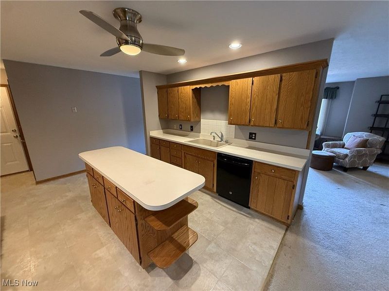 568 Lockport Avenue SW, New Philadelphia, OH 44663 Photo 8