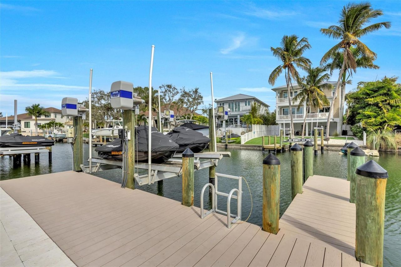 4881 Oxford Drive, Siesta Key, FL 34242 Photo