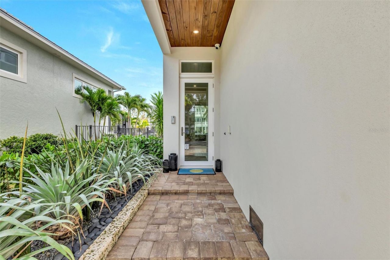 4881 Oxford Drive, Siesta Key, FL 34242 Photo