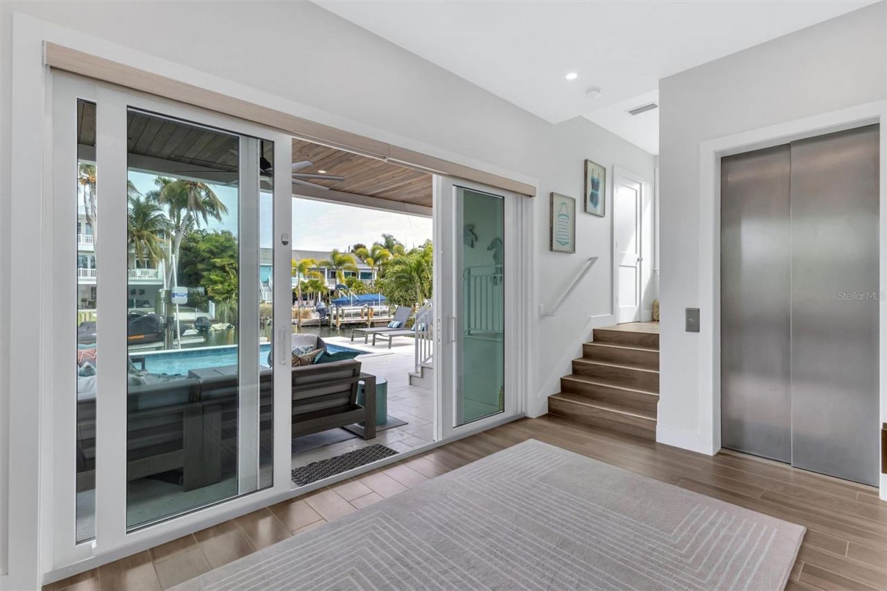 4881 Oxford Drive, Siesta Key, FL 34242 Photo