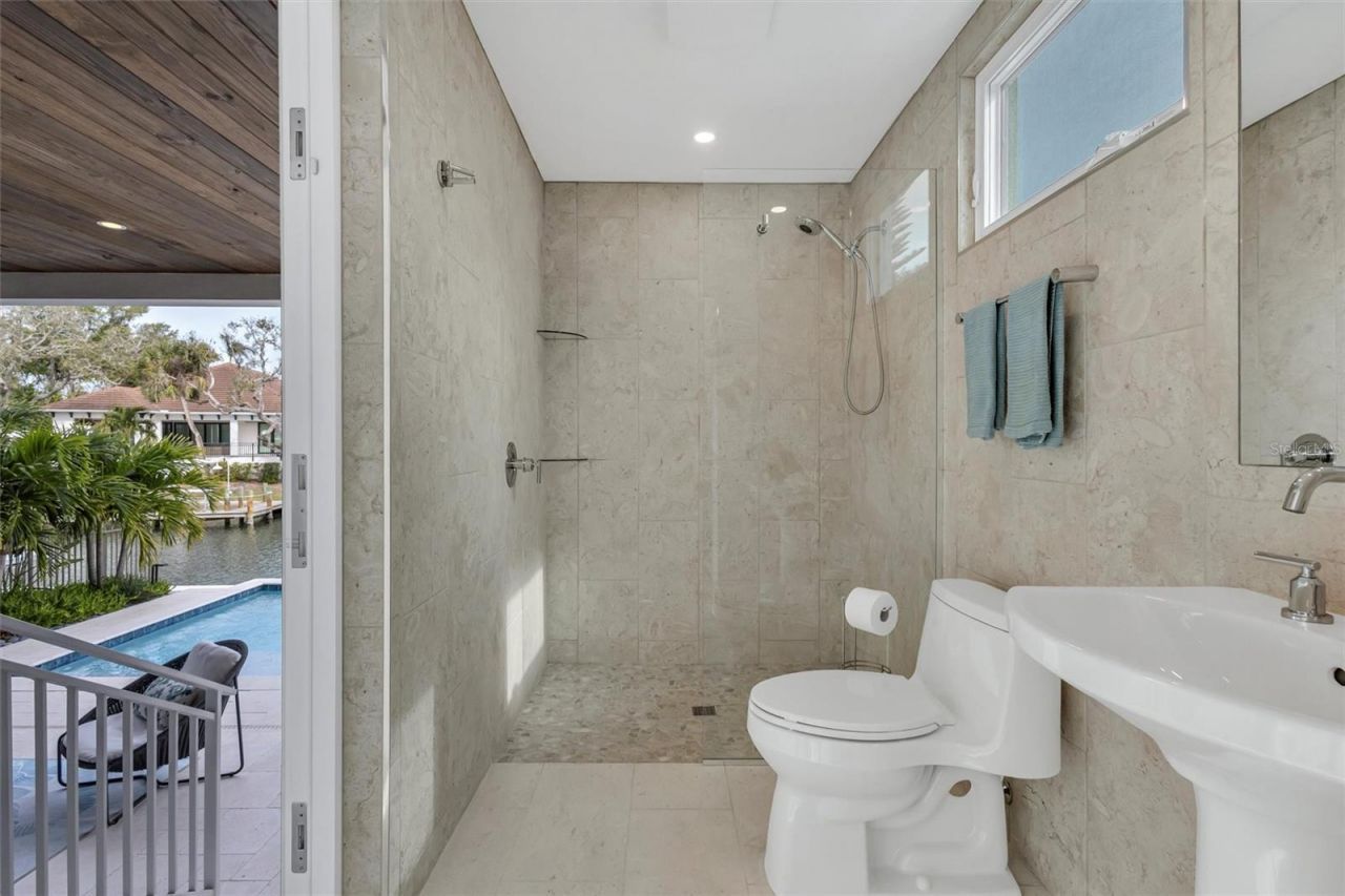 4881 Oxford Drive, Siesta Key, FL 34242 Photo