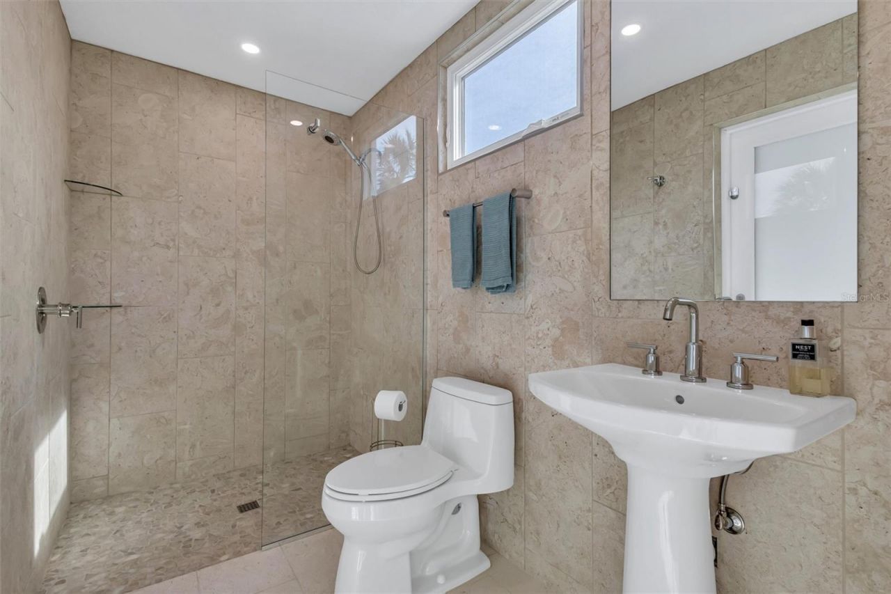 4881 Oxford Drive, Siesta Key, FL 34242 Photo