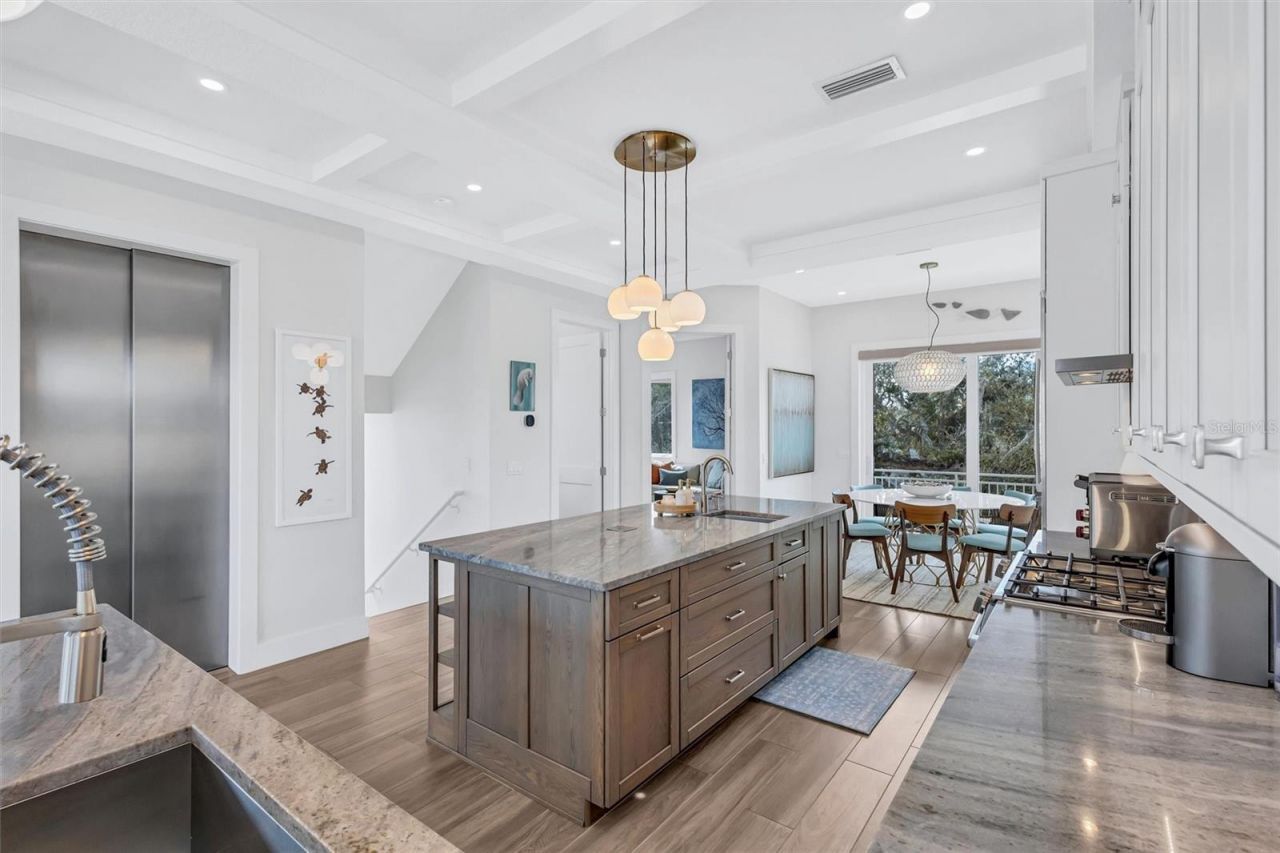 4881 Oxford Drive, Siesta Key, FL 34242 Photo