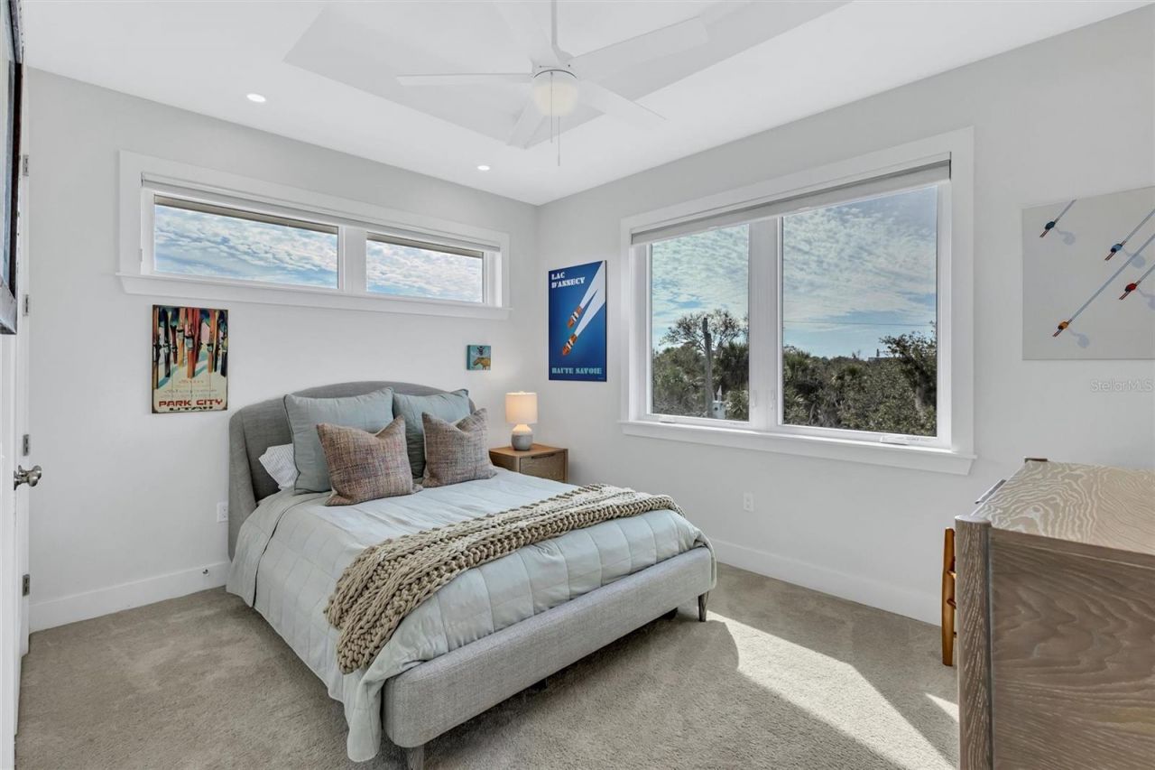 4881 Oxford Drive, Siesta Key, FL 34242 Photo