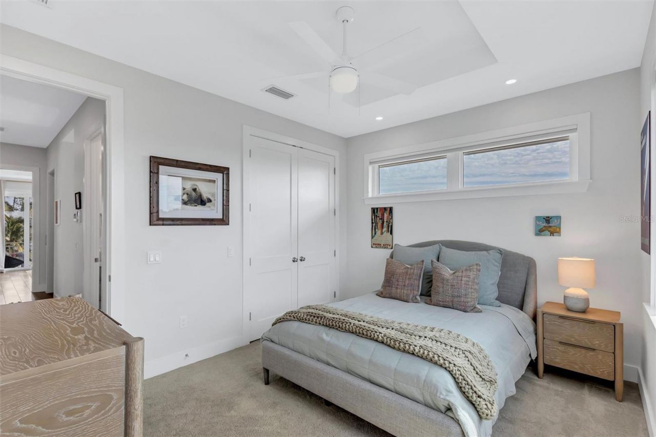 4881 Oxford Drive, Siesta Key, FL 34242 Photo