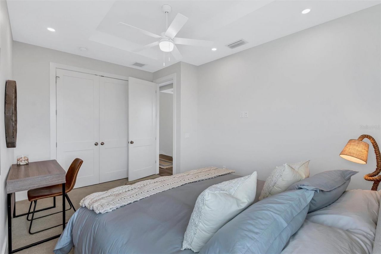 4881 Oxford Drive, Siesta Key, FL 34242 Photo