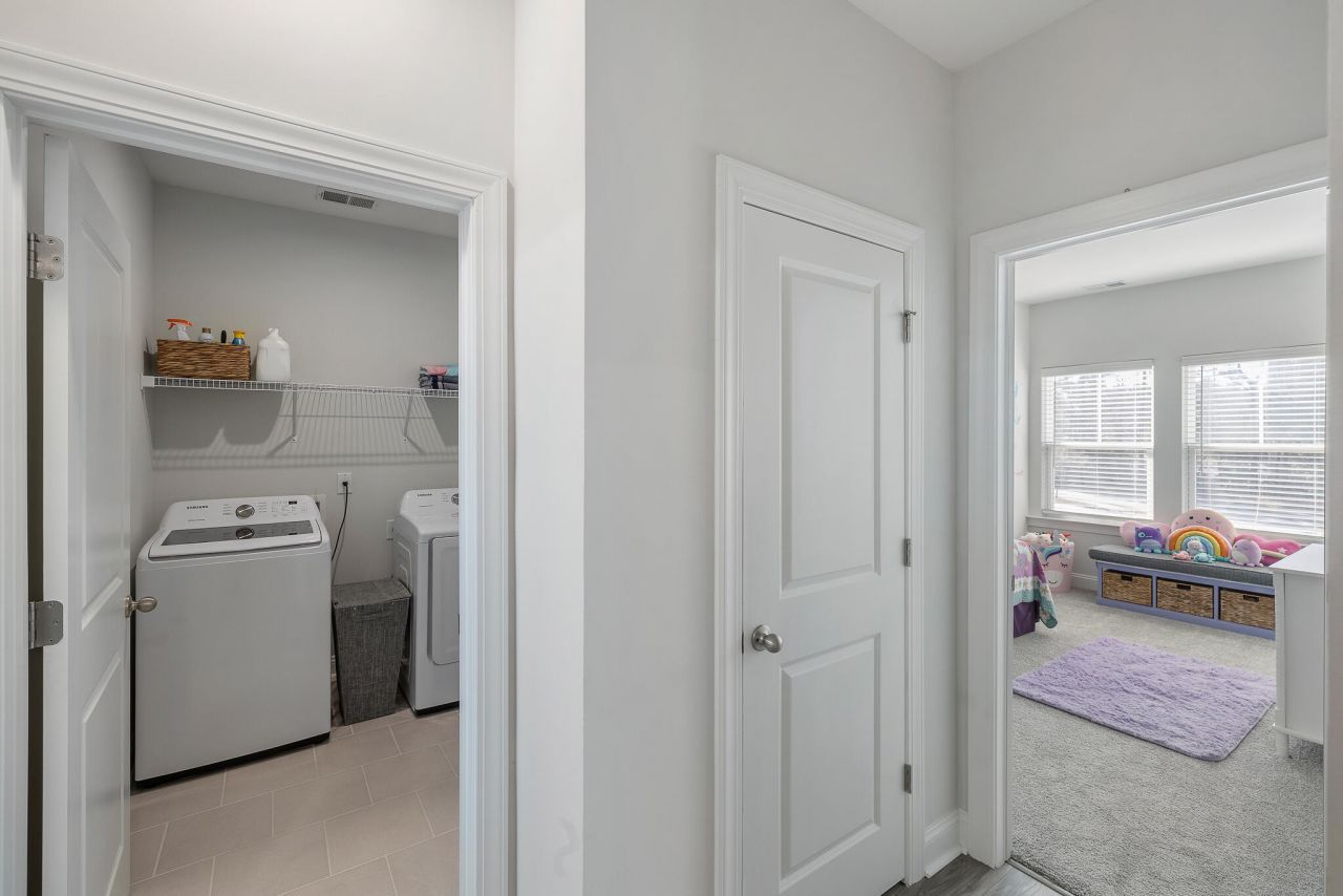 3064 Emma Lane Photo 18