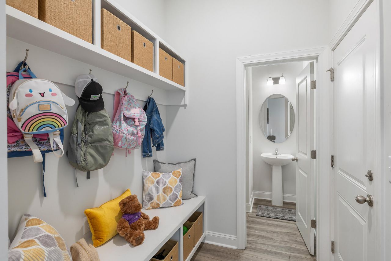 3064 Emma Lane Photo 4