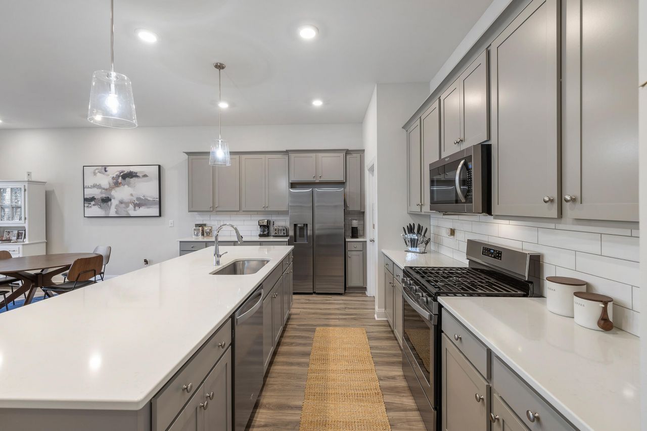 3064 Emma Lane Photo 6