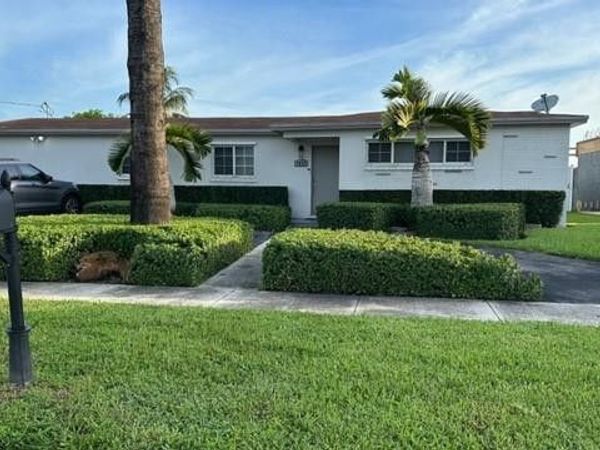7871 NW 181st Street, Hialeah, FL 33015