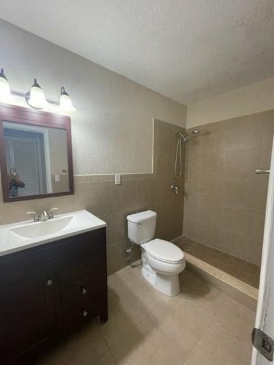 7871 NW 181st Street, Hialeah, FL 33015 Photo