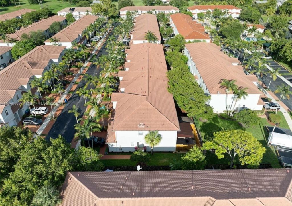 1041 NE 208th Street, Unit 1041, Miami, FL 33179 Photo