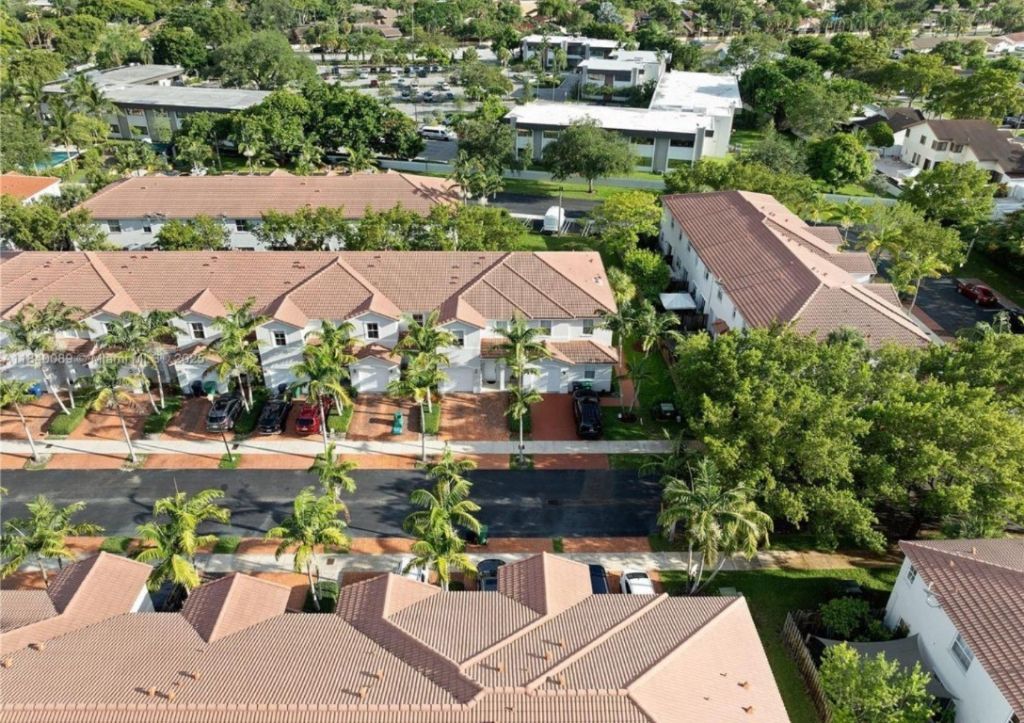 1041 NE 208th Street, Unit 1041, Miami, FL 33179 Photo