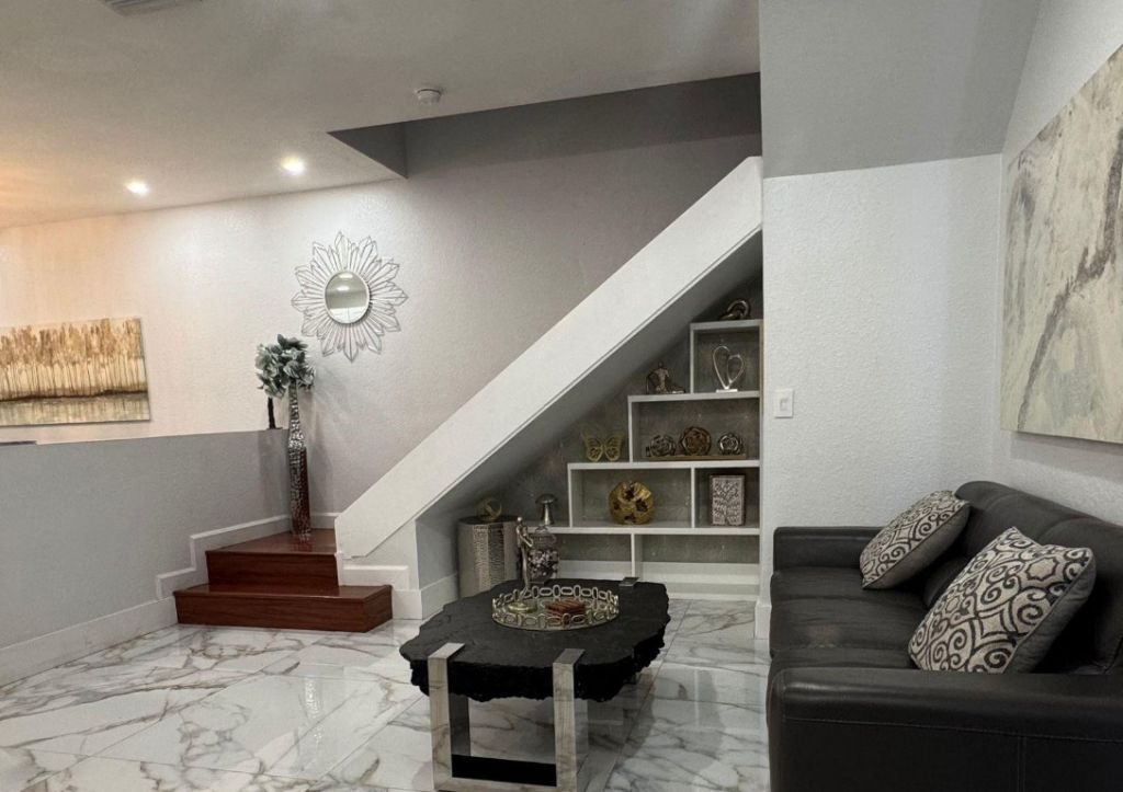 1041 NE 208th Street, Unit 1041, Miami, FL 33179 Photo