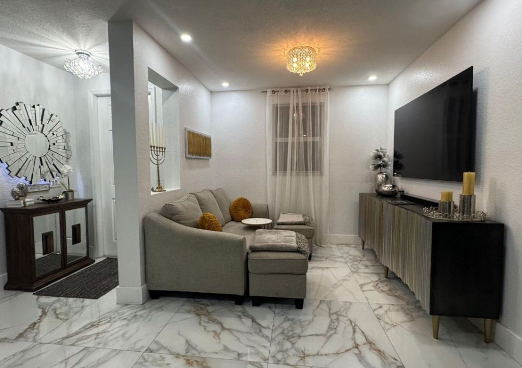 1041 NE 208th Street, Unit 1041, Miami, FL 33179 Photo