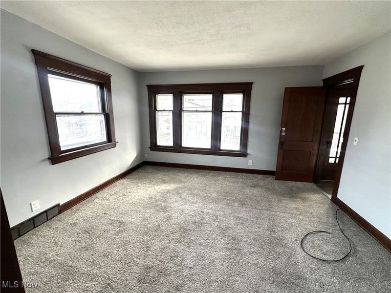 4270 Valley Road, Cleveland, OH 44109 Photo 3