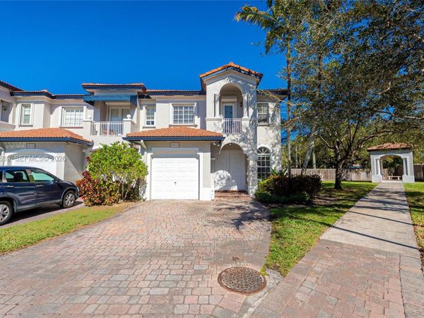 11851 SW 80th Ter, Miami, FL 33183