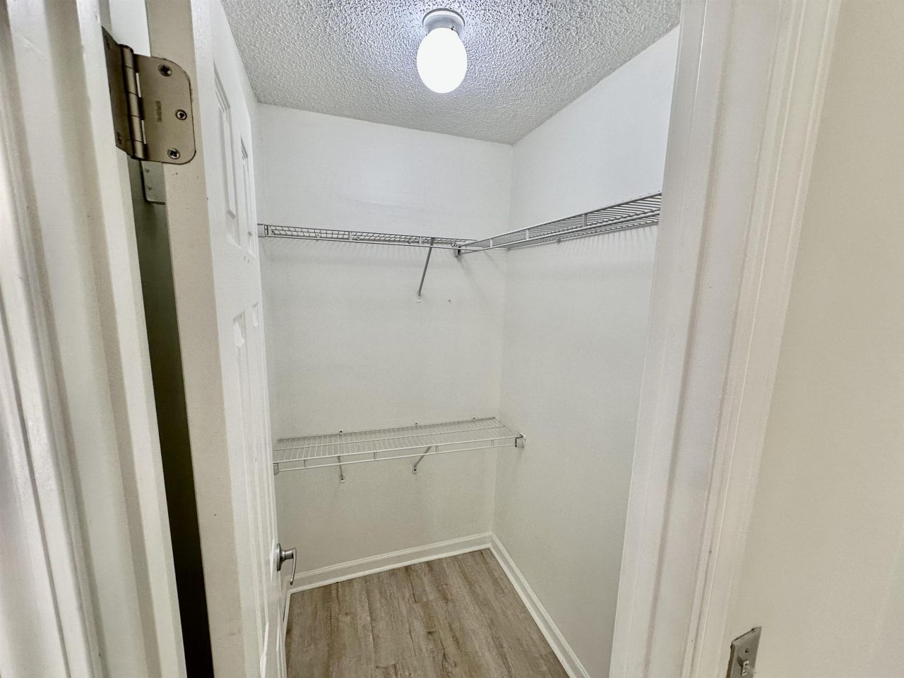 400 Cambridge Circle Photo 12