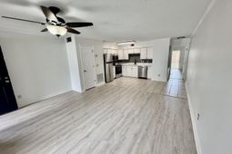 400 Cambridge Circle photo 4