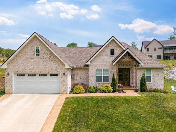 623 Longstreet Dr, Cookeville, TN 38506