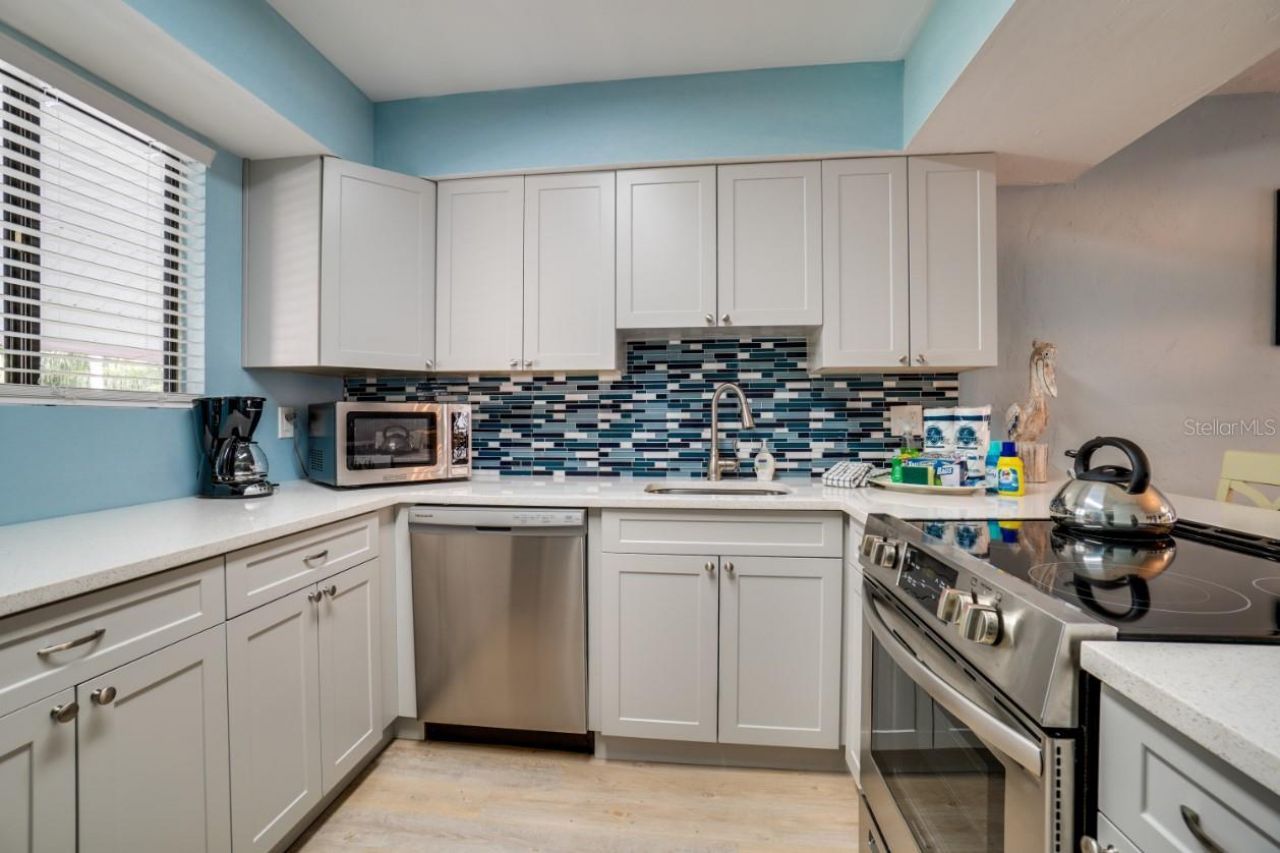 1801 Gulf Drive N, Unit 211, Bradenton Beach, FL 34217 Photo