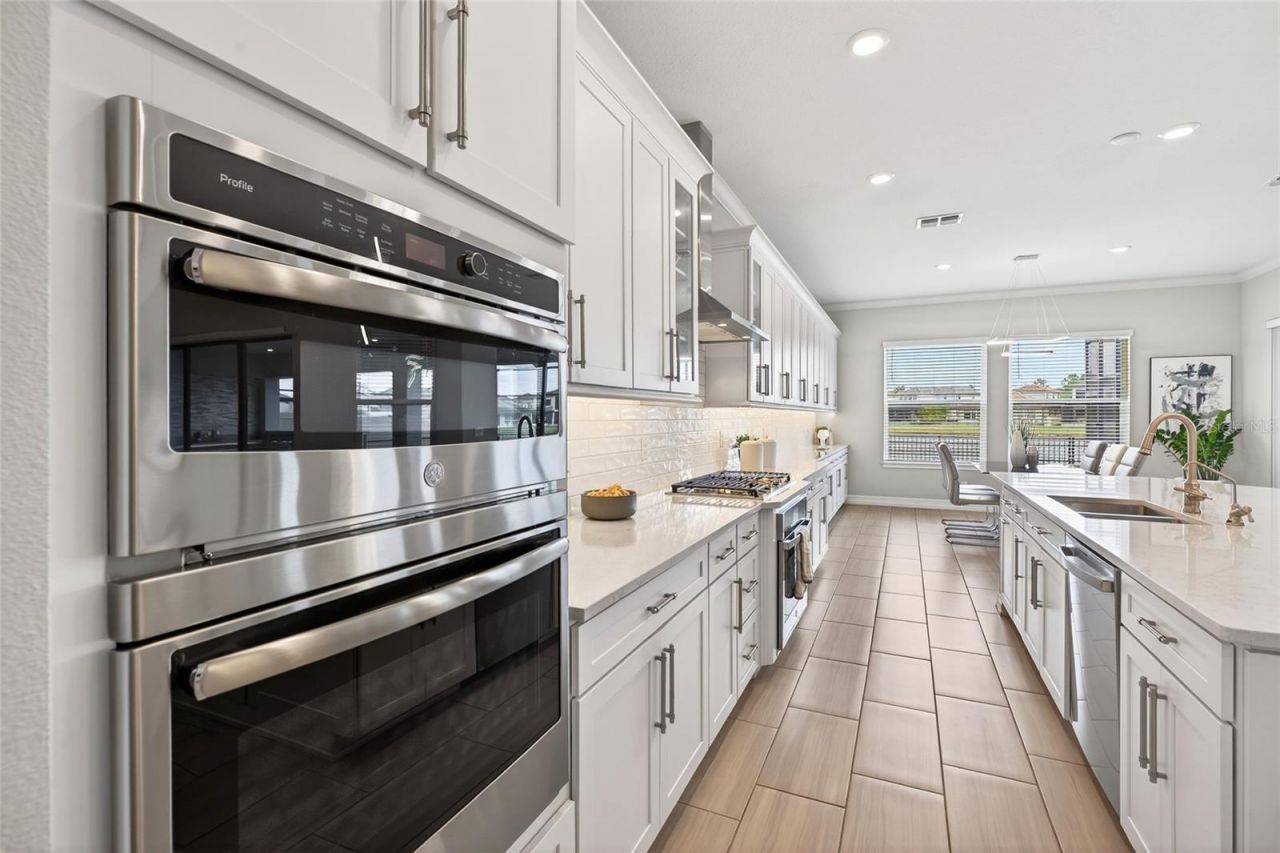 18215 Leafmore Street, Lutz, FL 33548 Photo