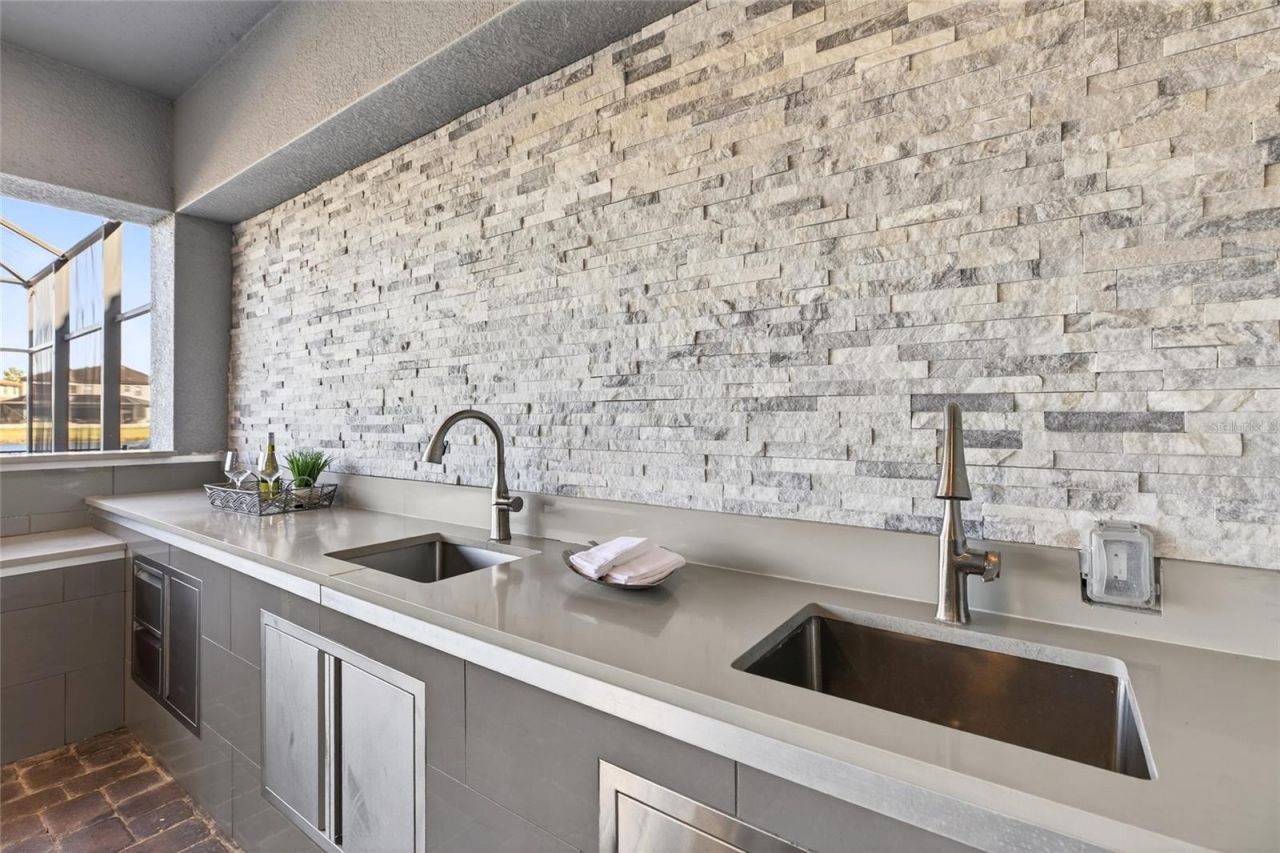 18215 Leafmore Street, Lutz, FL 33548 Photo