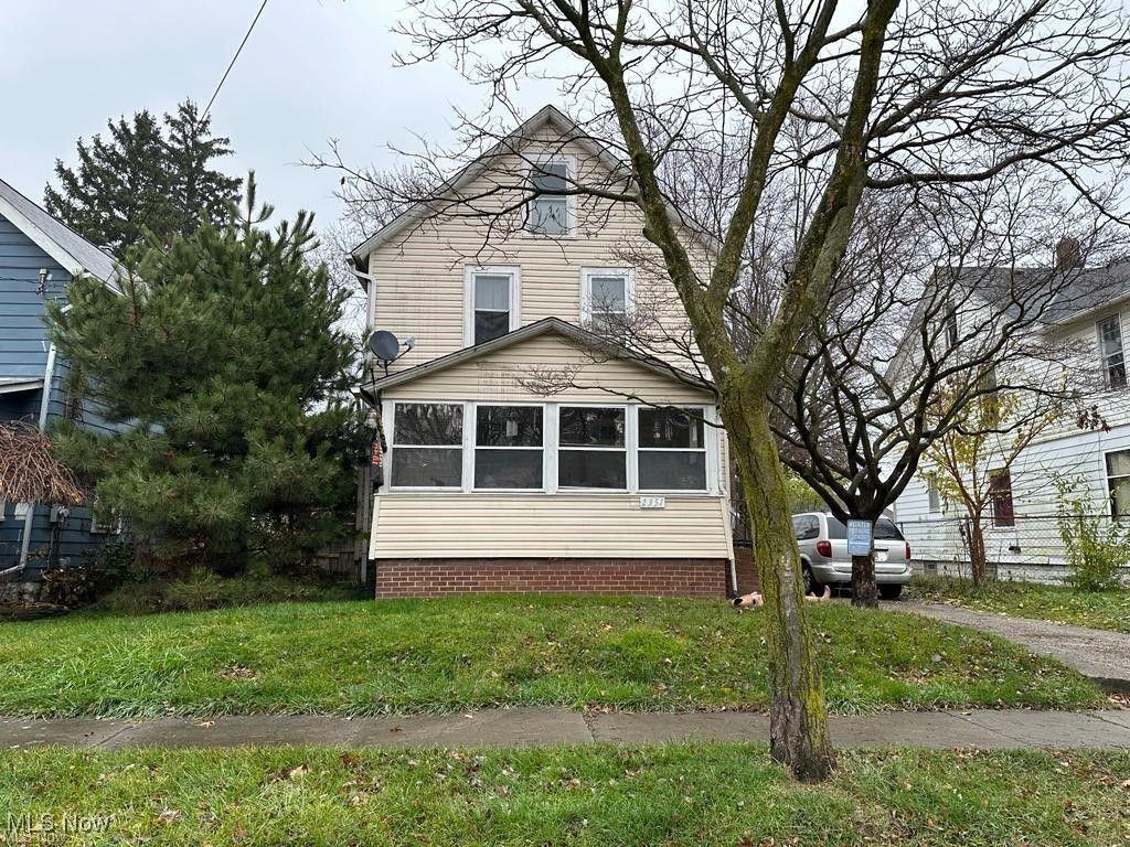 2351 13th Street Sw, Akron, OH 44314 Main Photo