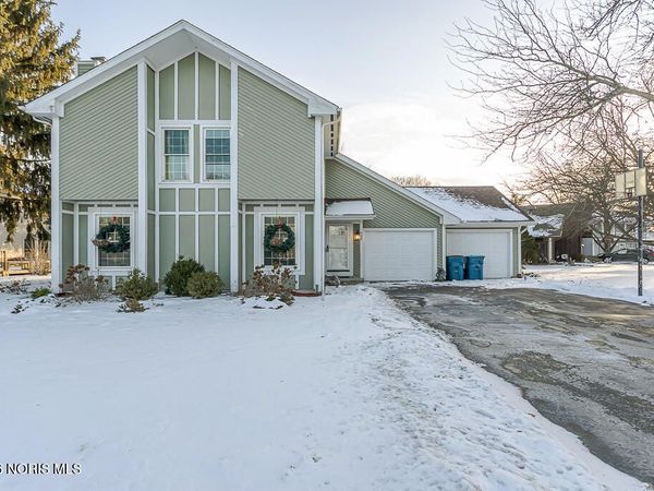 805 Roche De Bouef Court, Waterville, OH 43566