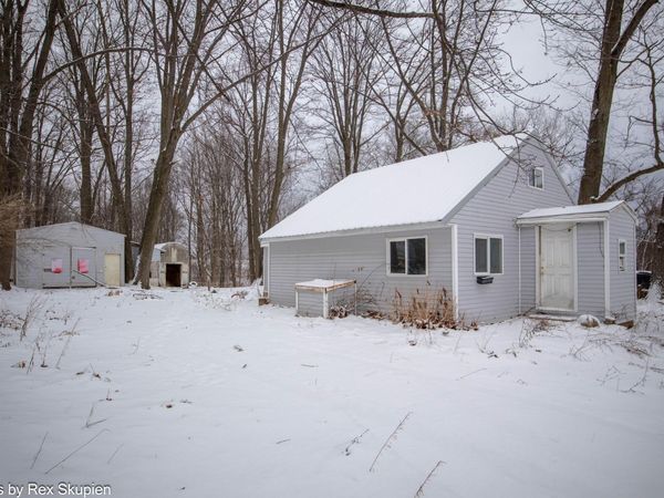 10021 S Mason Drive, Grant, MI 49327