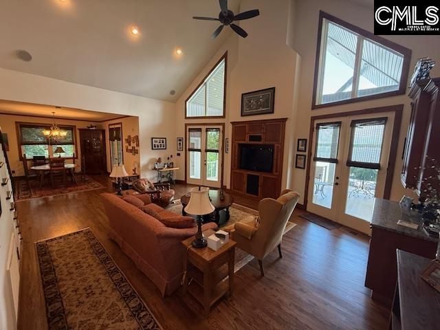 639 Kingfisher Drive  Photo 5