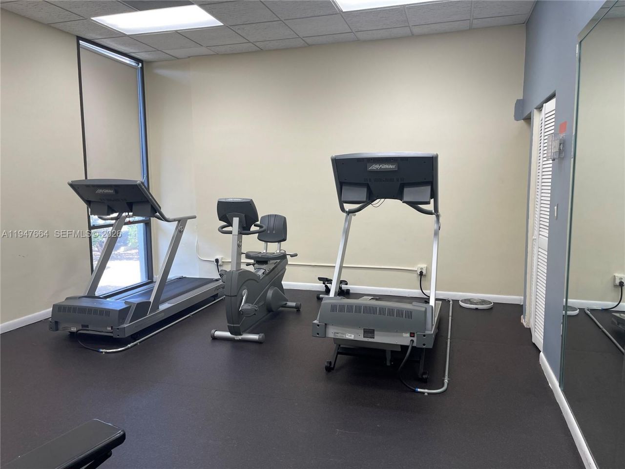 20100 W Country Club Dr , Unit 507, Aventura, FL 33180 Photo