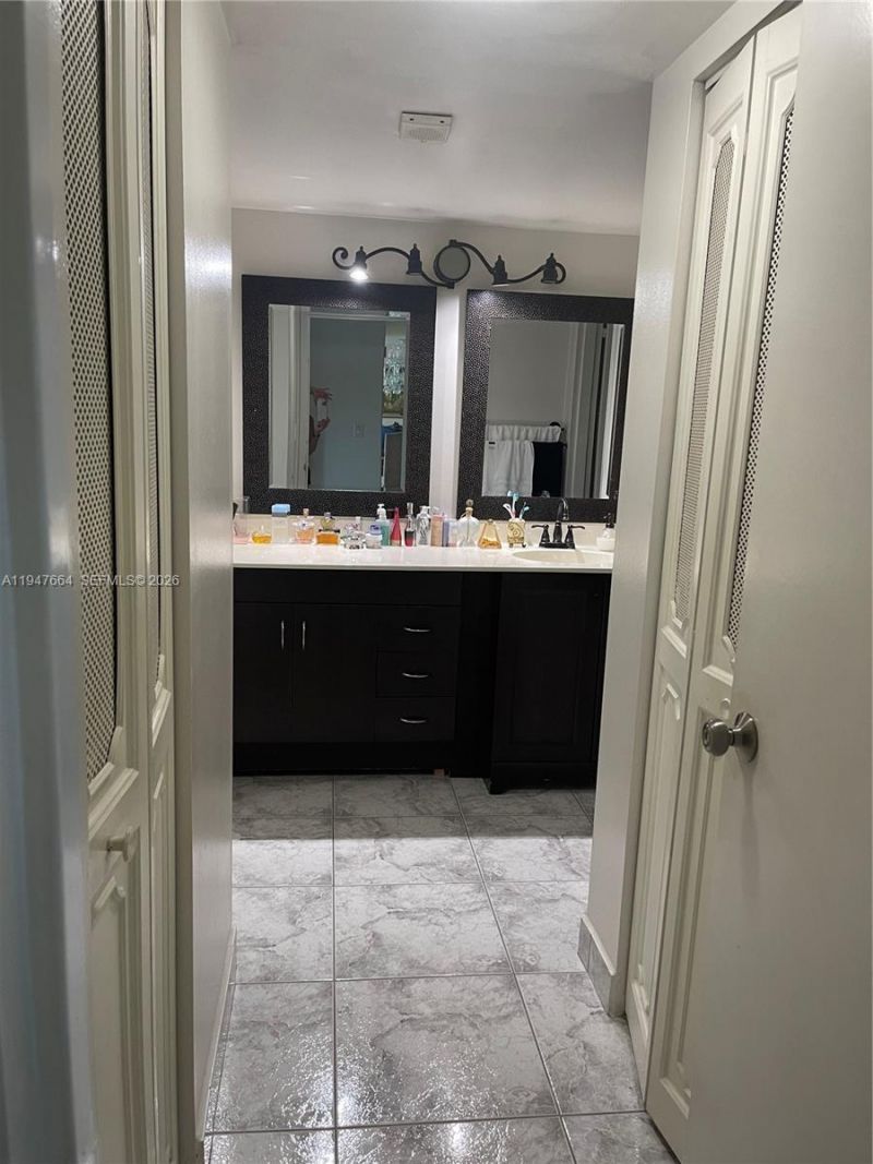 20100 W Country Club Dr , Unit 507, Aventura, FL 33180 Photo