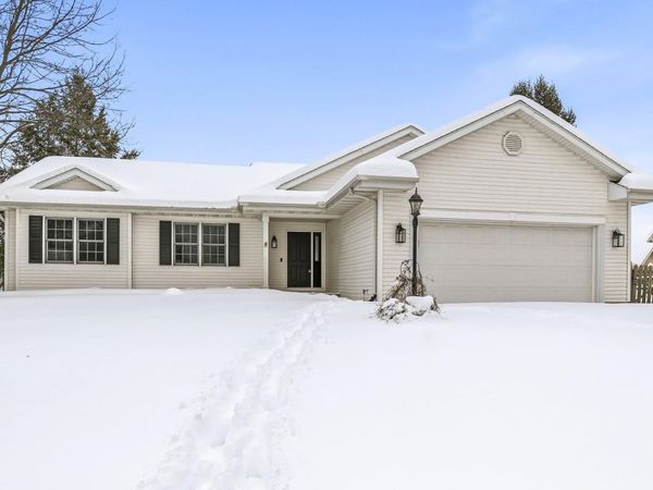 33906 Sumerset Lane, New Carlisle, IN 46552