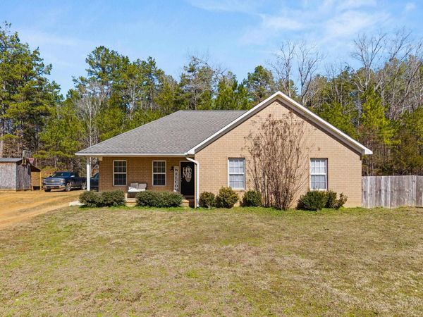 285 JOHNSON ST, Bethel Springs, TN 38315