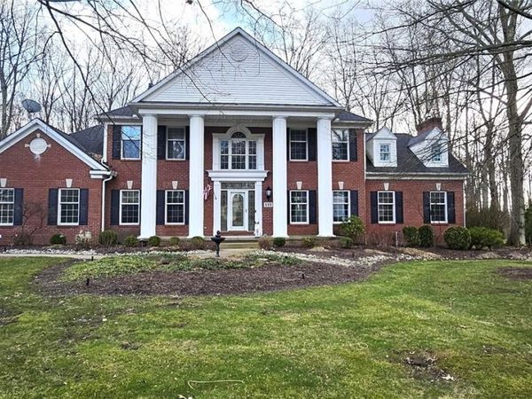 515 Woodview Trail, Aurora, OH 44202