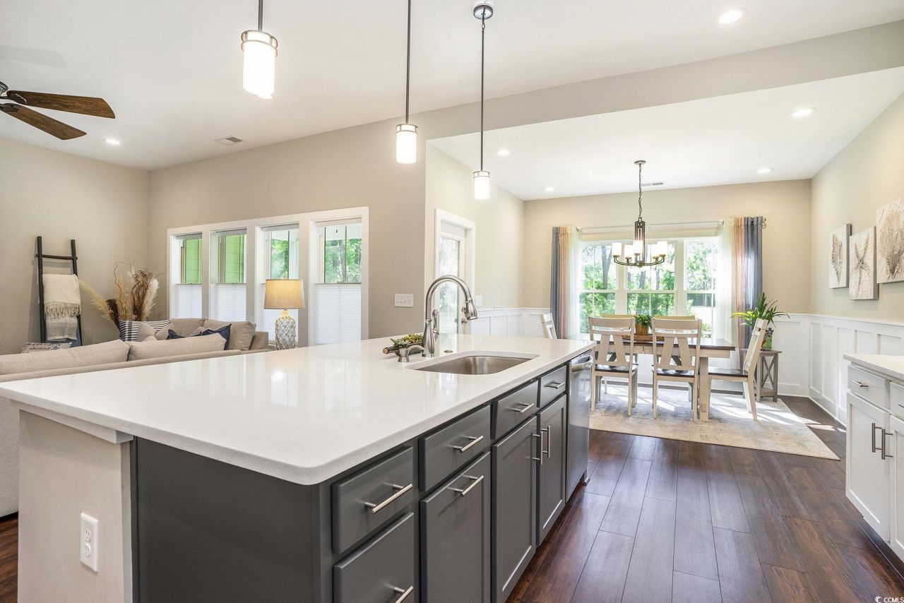 769 Country Club Dr. Photo 11