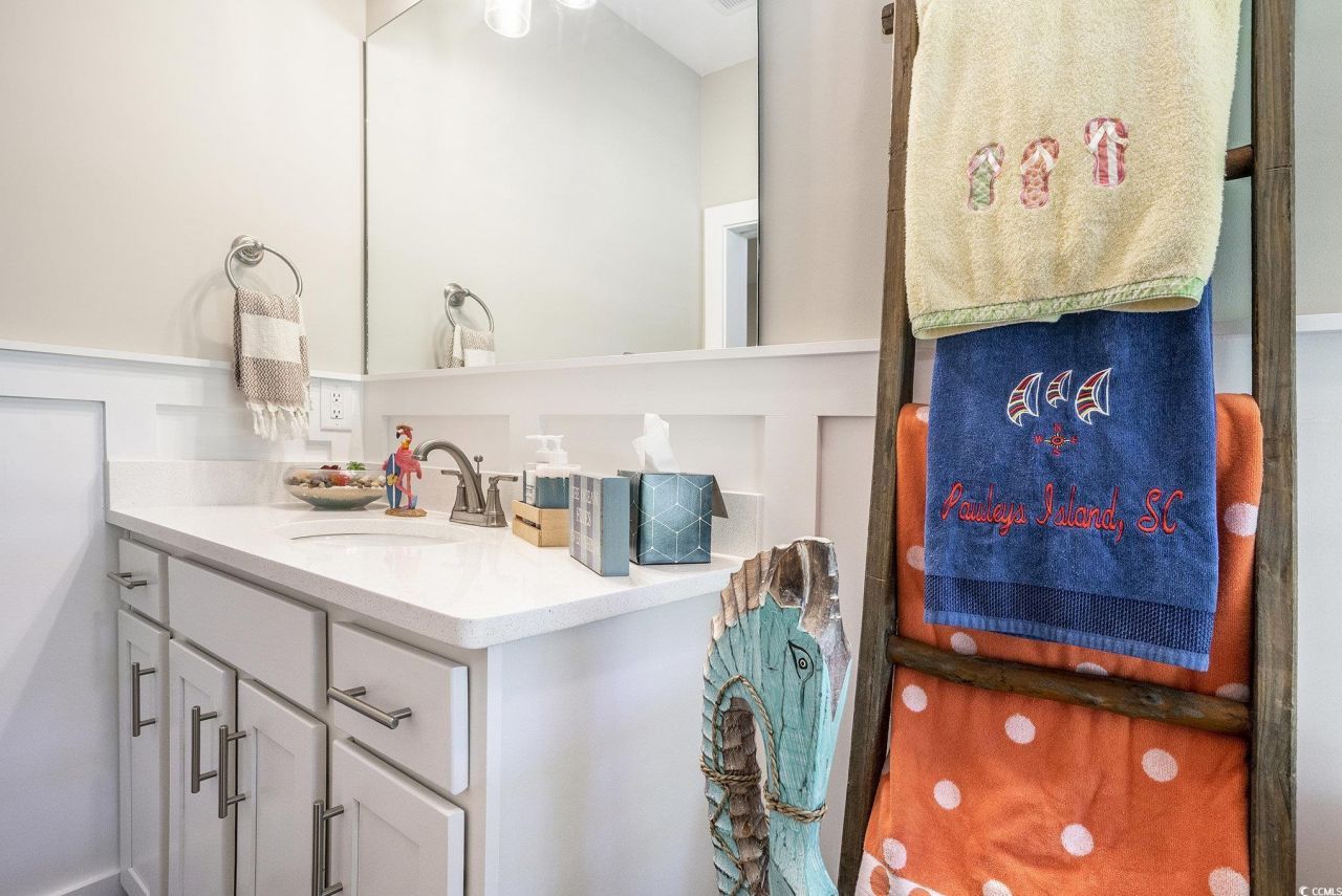 769 Country Club Dr. Photo 14