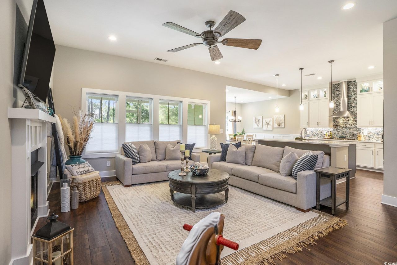 769 Country Club Dr. Photo 5