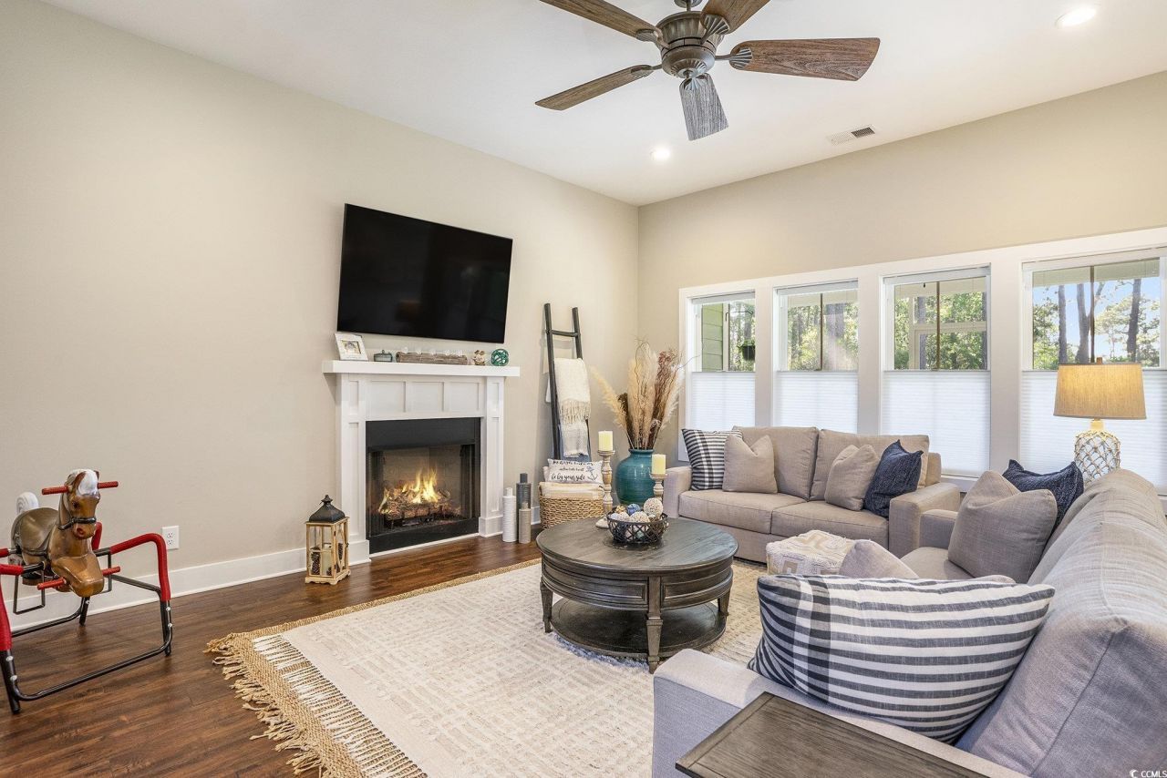 769 Country Club Dr. Photo 6