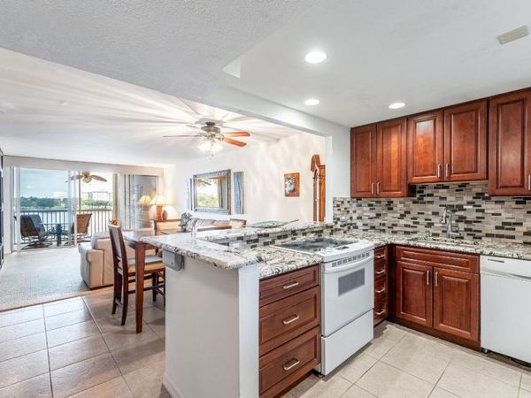 3091 N Course Drive, Unit 406, Pompano Beach, FL 33069